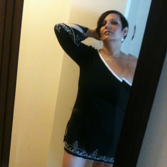 Meet your Posher, Deb from Debra by Design Studios - Picture 5 of 6